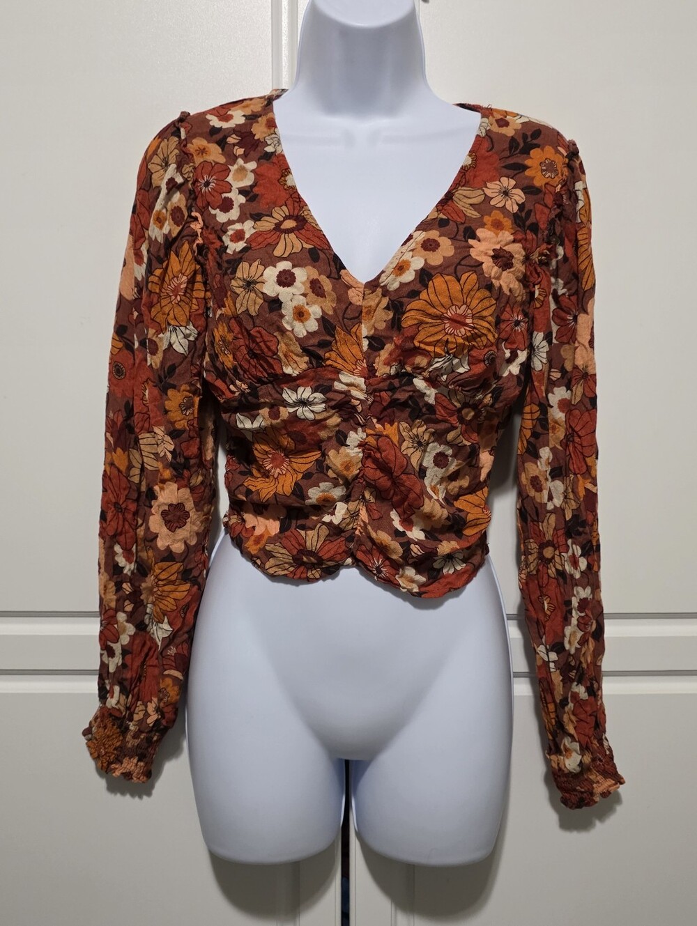 3RD + MALT Womens M Rust Yellow Floral Ruched Front Peasant Sleeve Cropped Tops